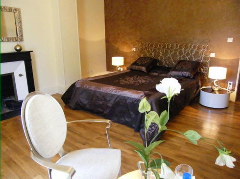 Chateau Tout Y Fault Loriges Quarto foto